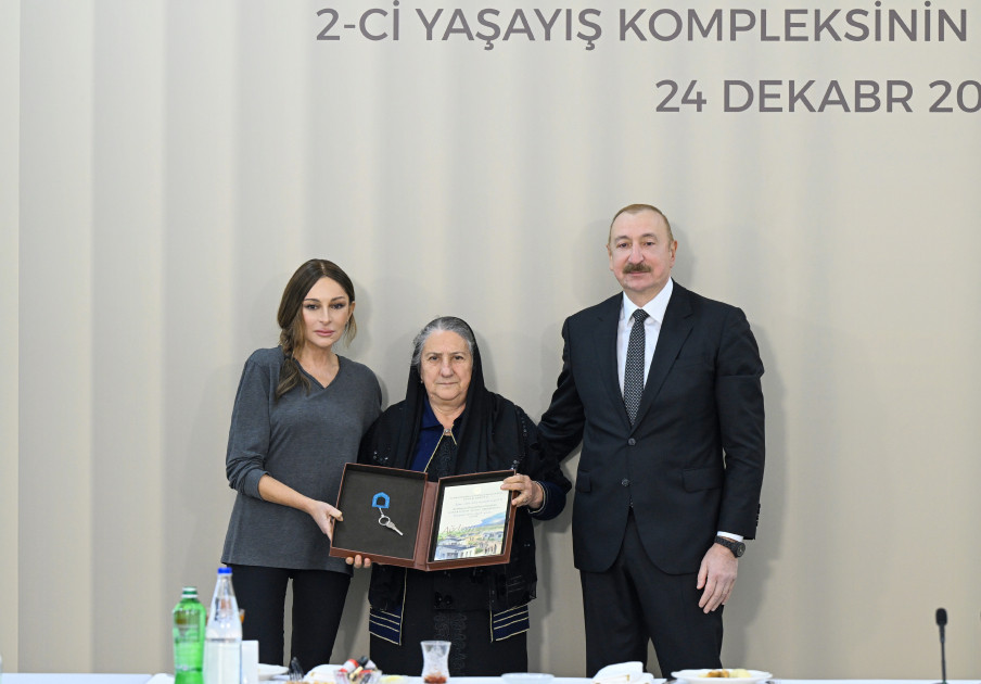 Prezident İlham Əliyev Ağdamda 2-ci yaşayış kompleksinin açılışında iştirak edib və buraya köçən sakinlərlə görüşüb<font color='red'> - YENİLƏNİB</font><font color=red> - FOTOLAR</font>