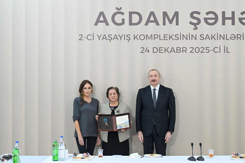 Prezident İlham Əliyev Ağdamda 2-ci yaşayış kompleksinin açılışında iştirak edib və buraya köçən sakinlərlə görüşüb<font color='red'> - YENİLƏNİB</font><font color=red> - FOTOLAR</font>