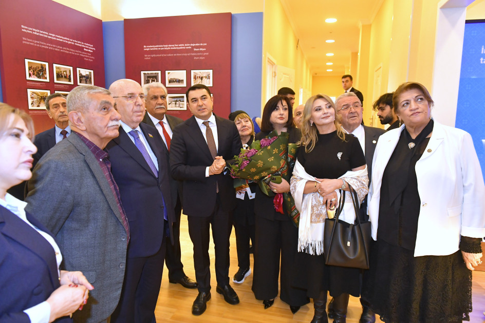 İrəvan Dövlət Azərbaycan Dram Teatrının binası istifadəyə verilib<font color=red> - FOTOLAR</font>