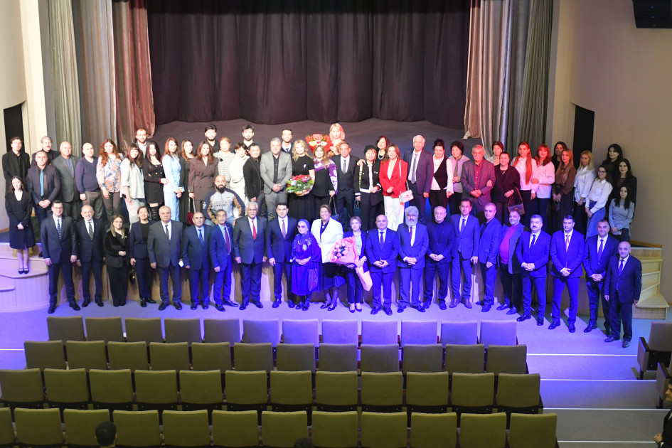 İrəvan Dövlət Azərbaycan Dram Teatrının binası istifadəyə verilib<font color=red> - FOTOLAR</font>