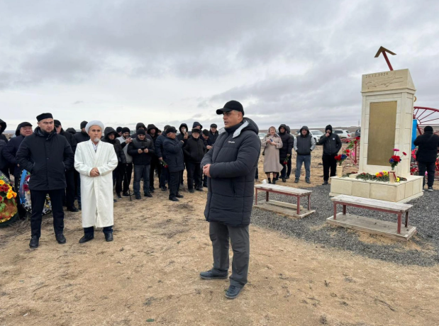 Aktauda AZAL təyyarəsi qəzasının qurbanlarının xatirəsi anılıb<font color=red> - FOTOLAR</font>