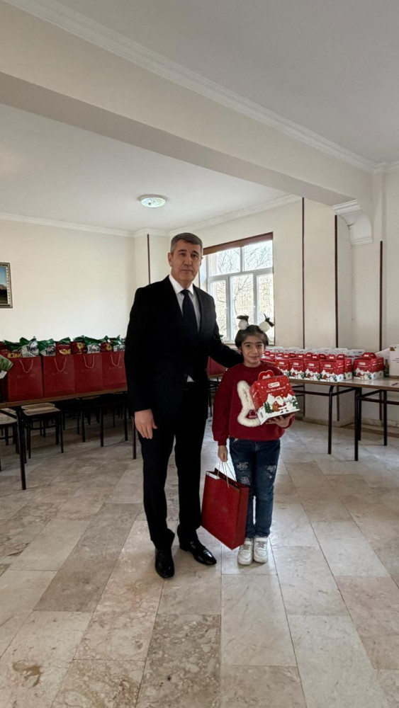 İqtisadiyyat Nazirliyinin nümayəndələri Ordubad şəhər tam orta internat məktəbini ziyarət edib<font color=red> - FOTOLAR</font>