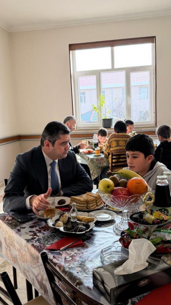 İqtisadiyyat Nazirliyinin nümayəndələri Ordubad şəhər tam orta internat məktəbini ziyarət edib<font color=red> - FOTOLAR</font>