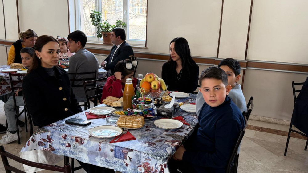 İqtisadiyyat Nazirliyinin nümayəndələri Ordubad şəhər tam orta internat məktəbini ziyarət edib<font color=red> - FOTOLAR</font>