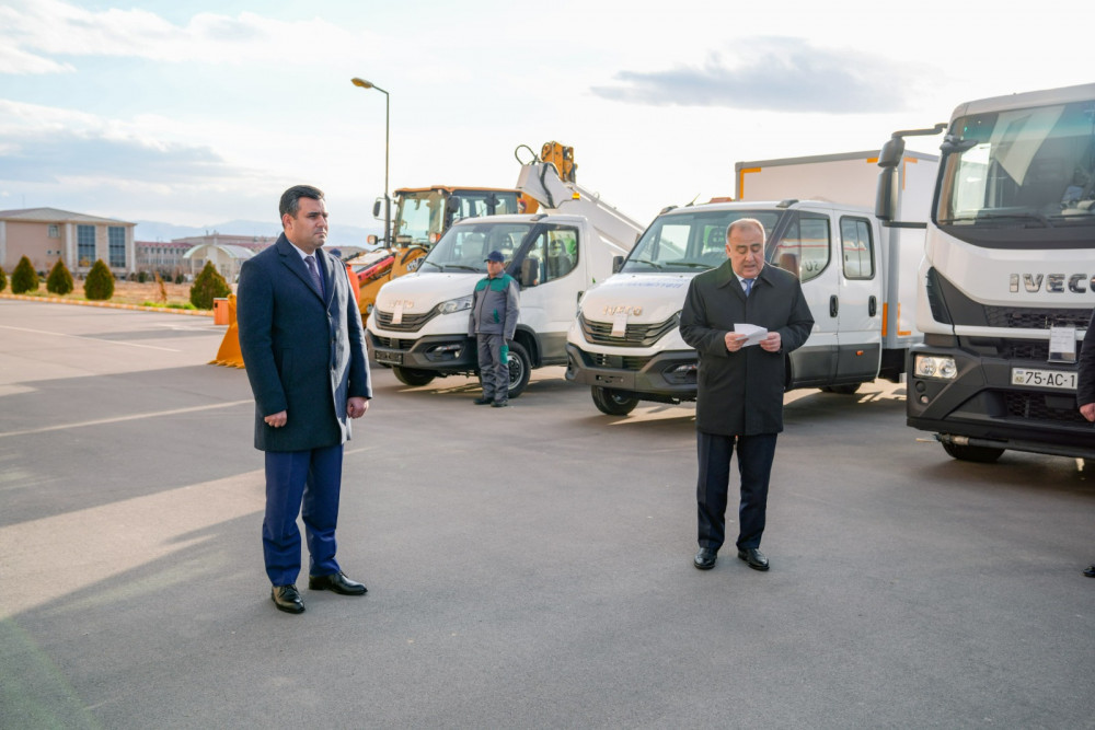 Naxçıvanda icra hakimiyyətlərinə yeni kommunal təyinatlı texnikalar verilib<font color=red> - FOTOLAR</font>