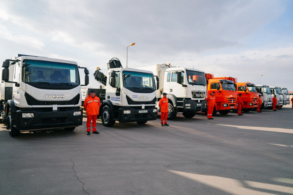 Naxçıvanda icra hakimiyyətlərinə yeni kommunal təyinatlı texnikalar verilib<font color=red> - FOTOLAR</font>