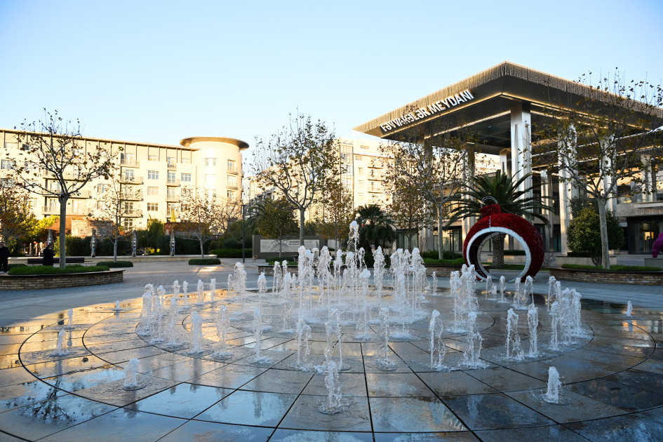 Prezident İlham Əliyev “Bakı Ağ Şəhər”də olub<font color='red'> - YENİLƏNİB</font><font color=red> - FOTOLAR</font>