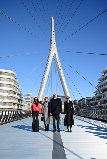 Prezident İlham Əliyev “Bakı Ağ Şəhər”də olub<font color='red'> - YENİLƏNİB</font><font color=red> - FOTOLAR</font>