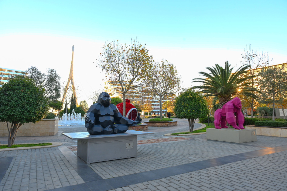 Prezident İlham Əliyev “Bakı Ağ Şəhər”də olub<font color='red'> - YENİLƏNİB</font><font color=red> - FOTOLAR</font>