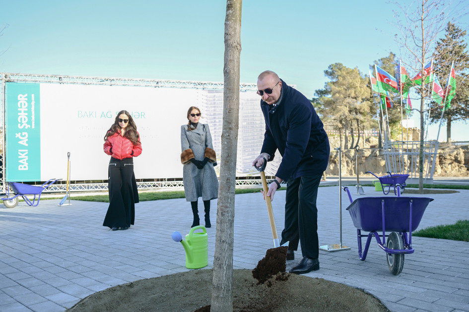 Prezident İlham Əliyev “Bakı Ağ Şəhər”də olub<font color='red'> - YENİLƏNİB</font><font color=red> - FOTOLAR</font>