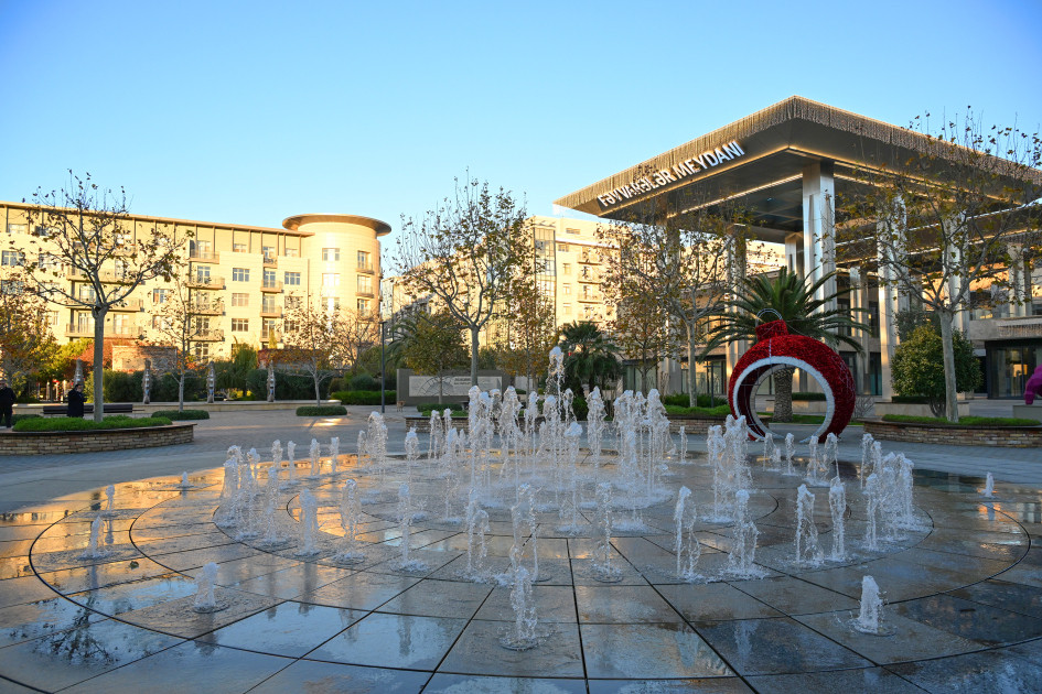 Prezident İlham Əliyev “Bakı Ağ Şəhər”də olub<font color='red'> - YENİLƏNİB</font><font color=red> - FOTOLAR</font>