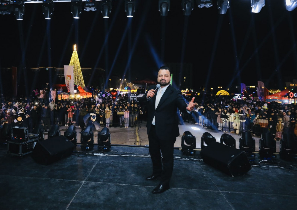 Naxçıvanda Dünya Azərbaycanlılarının Həmrəyliyi Günü və Yeni il münasibətilə möhtəşəm atəşfəşanlıq olub<font color='red'> - YENİLƏNİB</font><font color=red> - FOTOLAR</font>