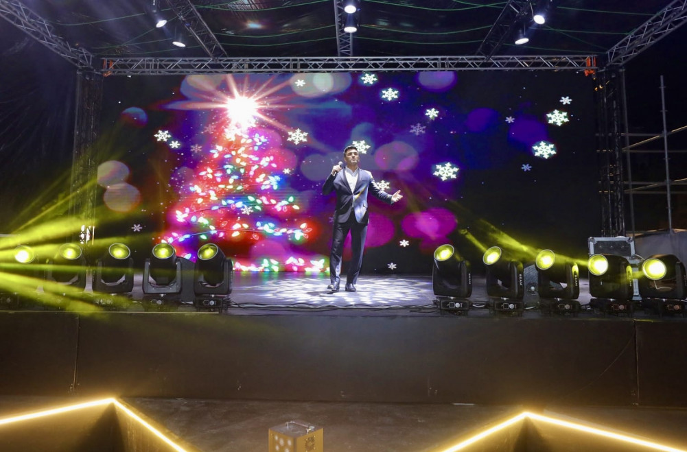 Naxçıvanda Dünya Azərbaycanlılarının Həmrəyliyi Günü və Yeni il münasibətilə möhtəşəm atəşfəşanlıq olub<font color='red'> - YENİLƏNİB</font><font color=red> - FOTOLAR</font>