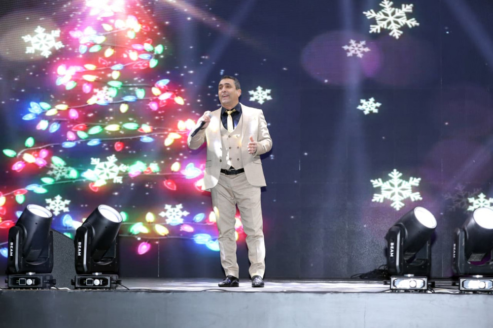 Naxçıvanda Dünya Azərbaycanlılarının Həmrəyliyi Günü və Yeni il münasibətilə möhtəşəm atəşfəşanlıq olub<font color='red'> - YENİLƏNİB</font><font color=red> - FOTOLAR</font>