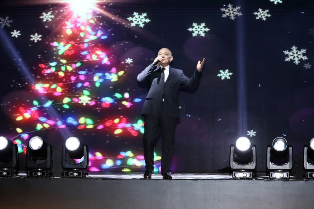 Naxçıvanda Dünya Azərbaycanlılarının Həmrəyliyi Günü və Yeni il münasibətilə möhtəşəm atəşfəşanlıq olub<font color='red'> - YENİLƏNİB</font><font color=red> - FOTOLAR</font>