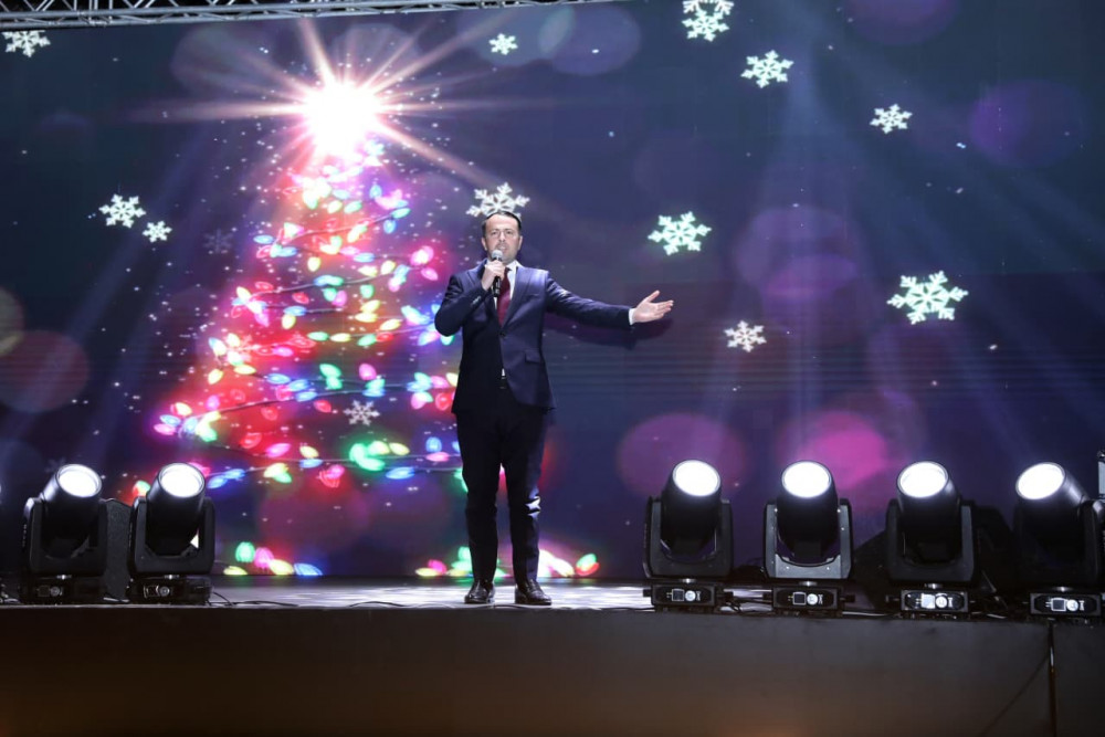 Naxçıvanda Dünya Azərbaycanlılarının Həmrəyliyi Günü və Yeni il münasibətilə möhtəşəm atəşfəşanlıq olub<font color='red'> - YENİLƏNİB</font><font color=red> - FOTOLAR</font>