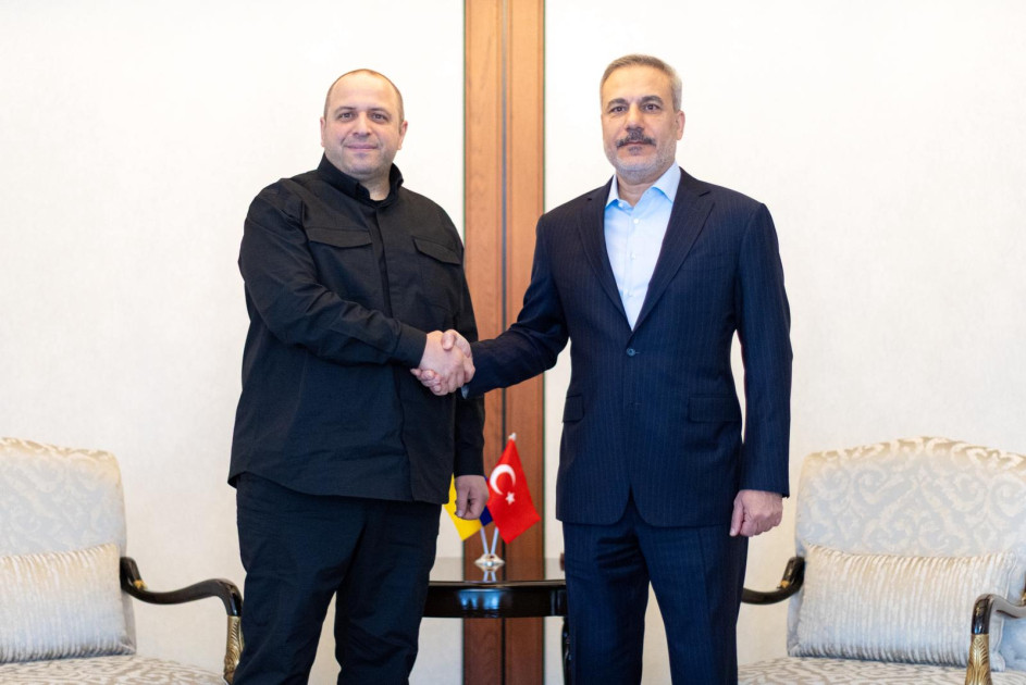 Türkiyənin xarici işlər naziri Ukrayna Milli Təhlükəsizlik və Müdafiə Şurasının katibi ilə görüşüb<font color=red> - FOTOLAR</font>