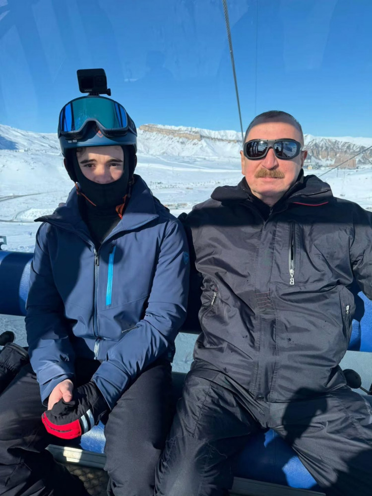 Prezident İlham Əliyev ailəsi ilə birlikdə Şahdağa gedib<font color=red> - FOTOLAR</font>