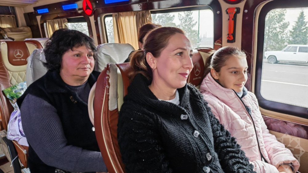 Ağdərənin 4 kəndinə yola salınan ilk köç karvanı ünvana çatıb<font color='red'> - YENİLƏNİB</font><font color=red> - FOTOLAR</font>