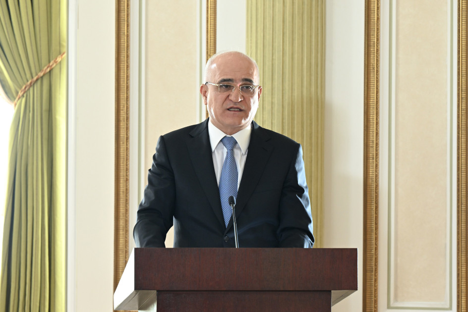 Bakı şəhəri və Abşeron yarımadasında su təchizatı, tullantı və yağış suları sistemlərinin təkmilləşdirilməsinə dair Dövlət Proqramına həsr olunan müşavirə keçirilib<font color='red'> - YENİLƏNİB</font><font color=red> - FOTOLAR</font>