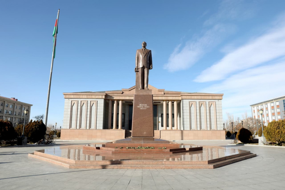 “2025-ci ildə Naxçıvan şəhərinin sosial-iqtisadi inkişafının yekunları və qarşıda duran vəzifələr”ə həsr olunmuş hesabat tədbiri keçirilib<font color=red> - FOTOLAR</font>