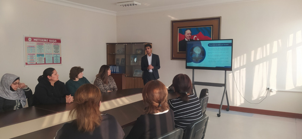 Ümumi təhsil müəssisələrində rəqəmsal savadlılıq üzrə təlimlərə start verilib<font color=red> - FOTOLAR</font>