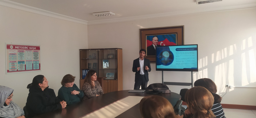 Ümumi təhsil müəssisələrində rəqəmsal savadlılıq üzrə təlimlərə start verilib<font color=red> - FOTOLAR</font>