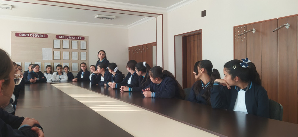 Ümumi təhsil müəssisələrində rəqəmsal savadlılıq üzrə təlimlərə start verilib<font color=red> - FOTOLAR</font>