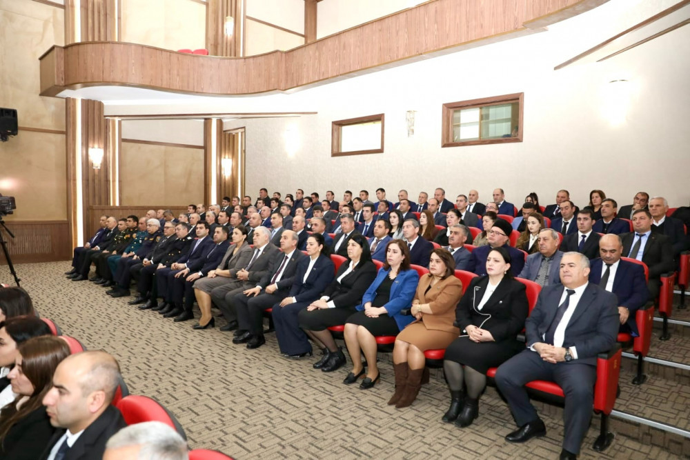 Şərurda ötən ilin sosial-iqtisadi inkişafının yekunları və qarşıda duran vəzifələr müzakirə edilib<font color=red> - FOTOLAR</font>