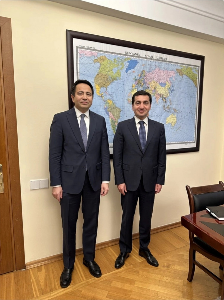 Hikmət Hacıyev Qazaxıstan səfiri ilə əməkdaşlığı müzakirə edib<font color=red> - FOTOLAR</font>
