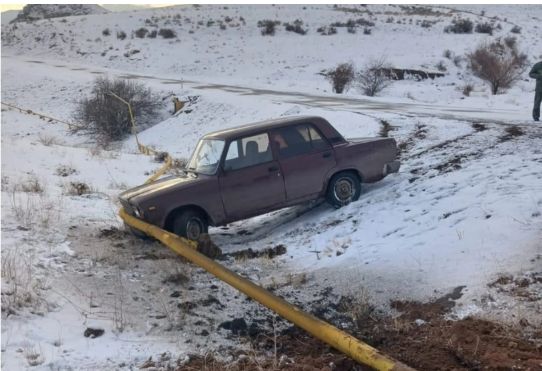 Culfada avtomobil qaz xəttinə çırpılıb, beş kənd qazsız qalıb<font color=red> - FOTOLAR</font>
