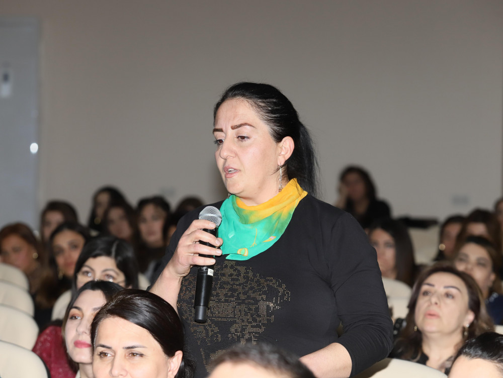 Naxçıvan Şəhər Təhsil Şöbəsinin təşkilatçılığı ilə “Tədris motivasiyası və öyrənməyə marağın artırılması” mövzusunda valideyn  konfransı  keçirilib<font color=red> - FOTOLAR</font>