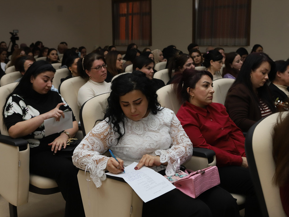 Naxçıvan Şəhər Təhsil Şöbəsinin təşkilatçılığı ilə “Tədris motivasiyası və öyrənməyə marağın artırılması” mövzusunda valideyn  konfransı  keçirilib<font color=red> - FOTOLAR</font>