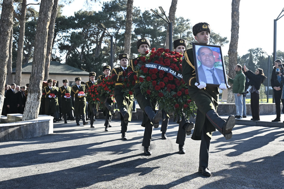 Azərbaycanın Milli Qəhrəmanı Şahin Tağıyev Hərbi Memorial Məzarlıqda torpağa tapşırılıb<font color=red> - FOTOLAR</font>