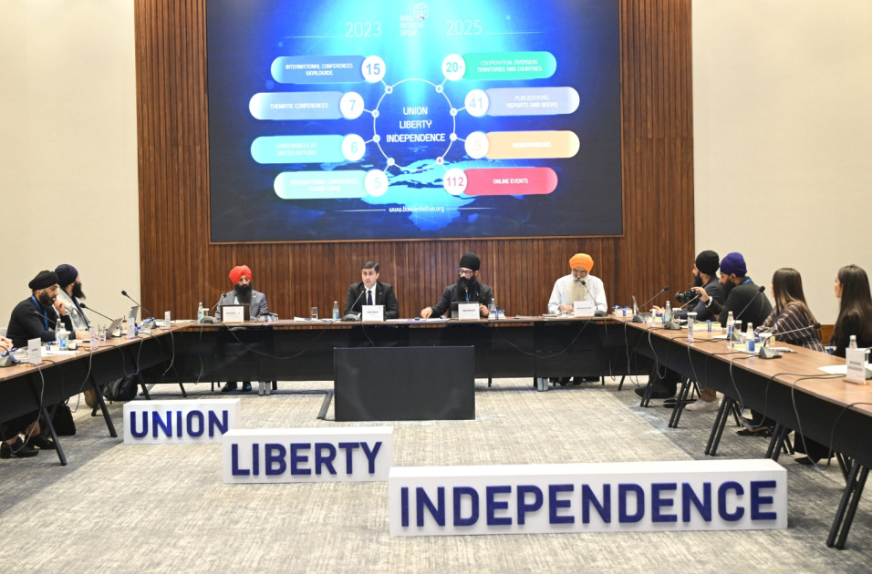 Bakı Hindistanda siqhlərə və digər azlıqlara qarşı zorakılıq mövzusunda beynəlxalq konfransa ev sahibliyi edib <font color='red'> - YENİLƏNİB</font><font color=red> - FOTOLAR</font>