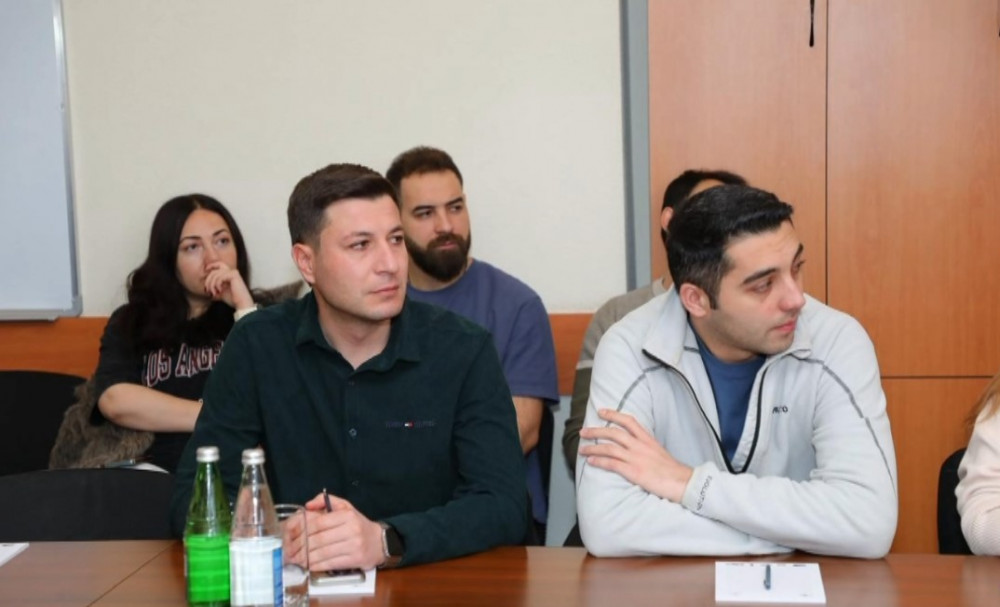 Teleradio Akademiyasında “Mediada Azərbaycan dili” mövzusunda təlimlərin növbəti mərhələsi təşkil olunub<font color=red> - FOTOLAR</font>