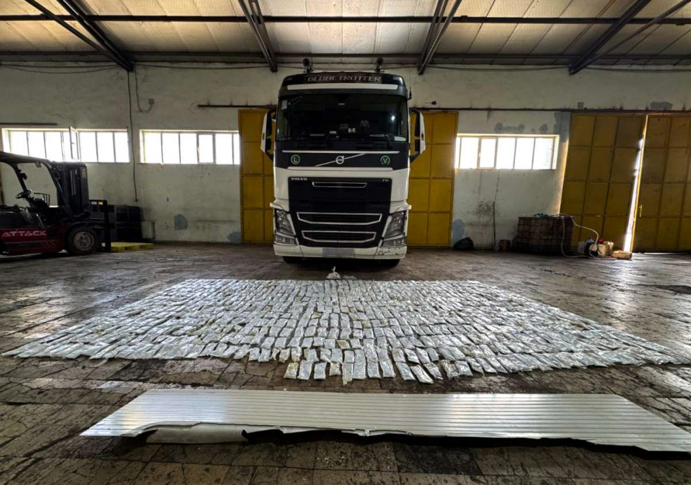 Naxçıvanda xüsusi üsulla gizlədilmiş 39 kiloqramdan artıq heroin aşkarlanıb<font color=red> - FOTOLAR</font>