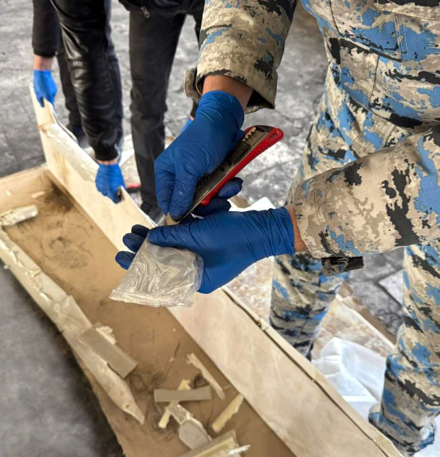 Naxçıvanda xüsusi üsulla gizlədilmiş 39 kiloqramdan artıq heroin aşkarlanıb<font color=red> - FOTOLAR</font>