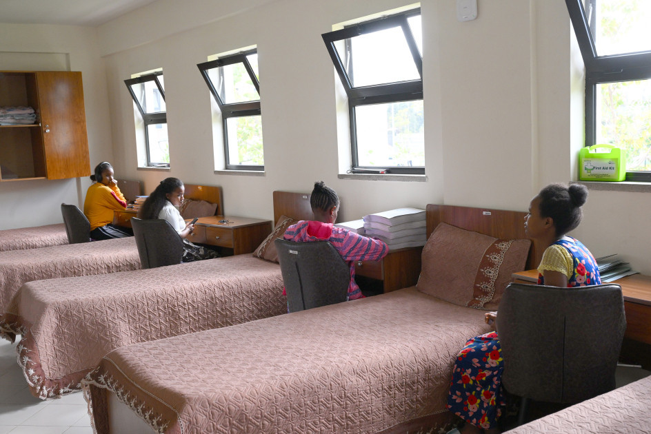 Leyla Əliyeva Əddis-Əbəbədə bir sıra sosial və mədəni obyektlərlə tanış olub<font color=red> - FOTOLAR</font>