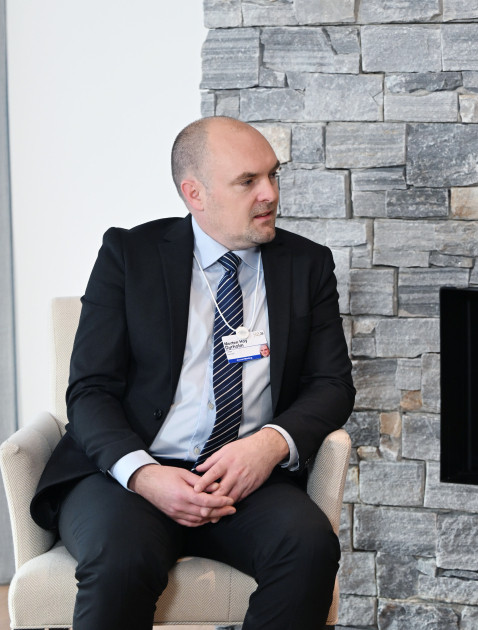 Prezident İlham Əliyev Davosda “Vestas Wind Systems” şirkətinin marketinq, kommunikasiya, davamlılıq və ictimaiyyətlə əlaqələr üzrə qrupunun baş vitse-prezidenti ilə görüşüb<font color=red> - FOTOLAR</font>