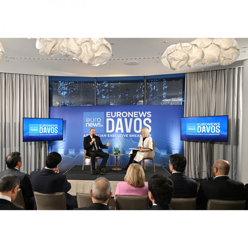Azərbaycan Prezidenti Davosda "Euronews" televiziyasına müsahibə verib<font color=red> - FOTOLAR</font>