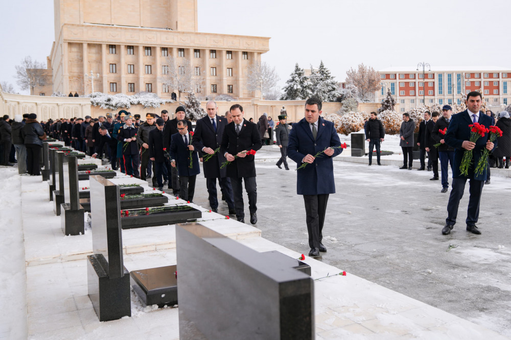 Naxçıvanda 20 Yanvar şəhidlərinin xatirəsi anılıb<font color=red> - FOTOLAR</font>