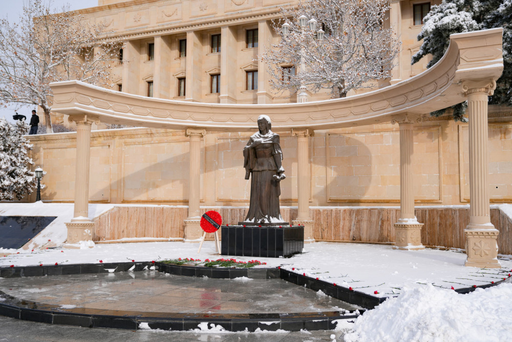 Naxçıvanda 20 Yanvar şəhidlərinin xatirəsi anılıb<font color=red> - FOTOLAR</font>