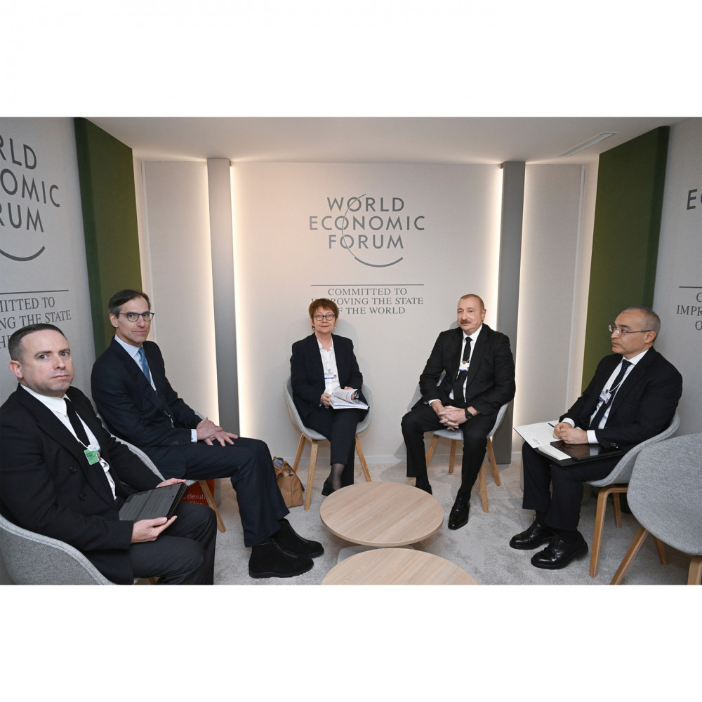 Prezident İlham Əliyev Davosda Avropa Yenidənqurma və İnkişaf Bankının prezidenti ilə görüşüb<font color=red> - FOTOLAR</font>