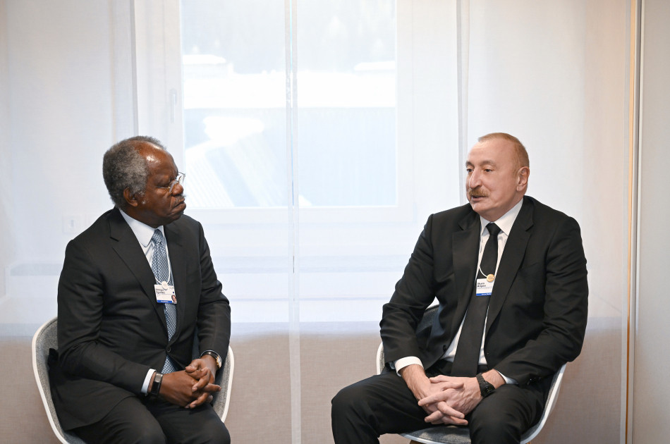 Prezident İlham Əliyev Davosda “BlackRock”un baş icraçı direktoru və “Global Infrastructure Partners” şirkətinin təsisçisi, sədri və baş icraçı direktoru ilə görüşüb<font color=red> - FOTOLAR</font>