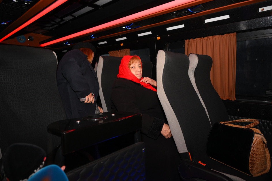 Xankəndi şəhərinə ilk köç karvanı yola salınıb<font color=red> - FOTOLAR</font>