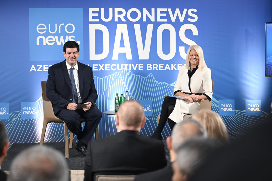 Prezident İlham Əliyev Davosda “Azərbaycan rəhbərliyi ilə səhər yeməyi” adlı tədbirdə iştirak edib<font color=red> - FOTOLAR</font>