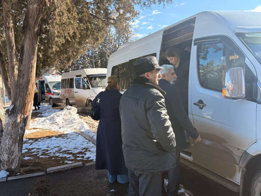 İlk köç karvanı Xankəndi şəhərinə çatıb<font color=red> - FOTOLAR</font>