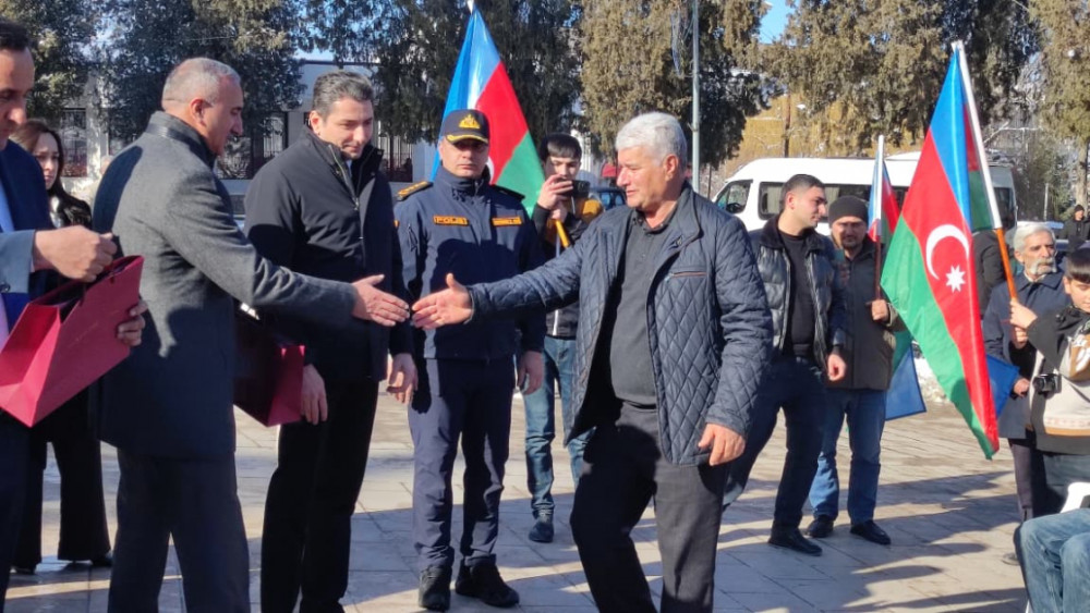 Xankəndiyə köçən keçmiş məcburi köçkünlərə evlərinin açarları təqdim olunub<font color=red> - FOTOLAR</font>