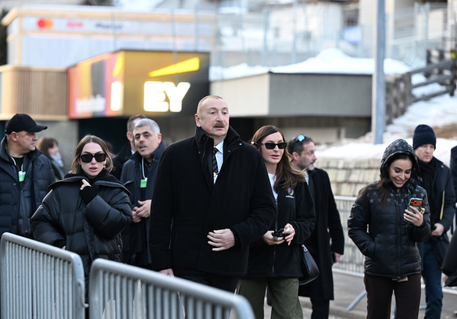 Prezident İlham Əliyev Ümumdünya İqtisadi Forumu çərçivəsində panel iclasda iştirak edib<font color=red> - FOTOLAR</font>